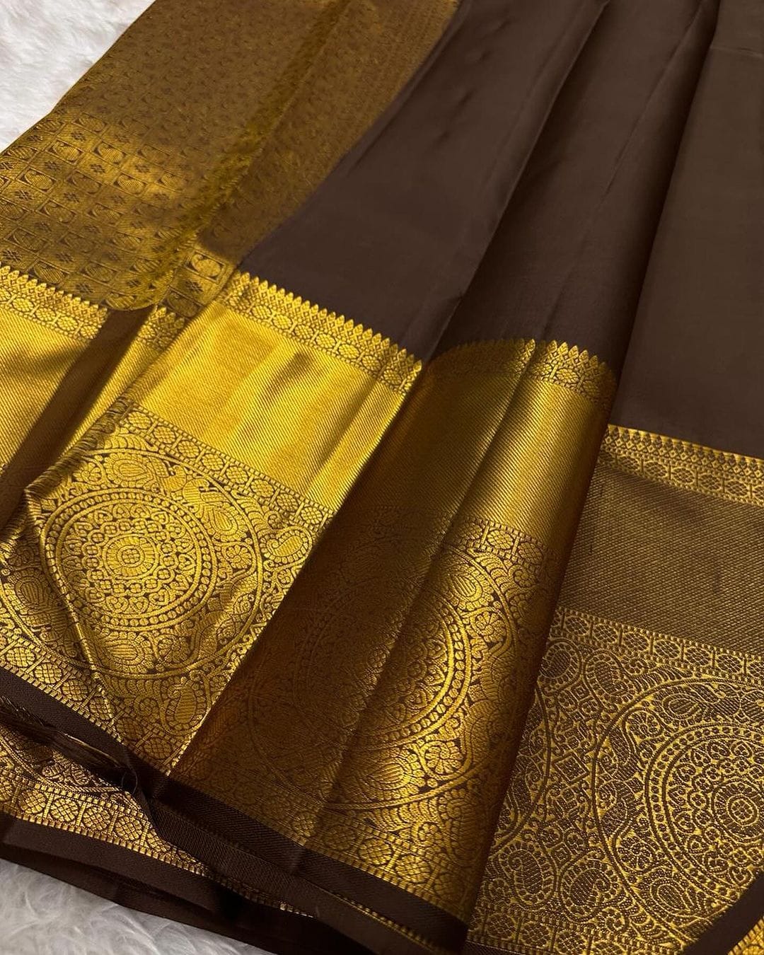 Best Linen Saree Collection