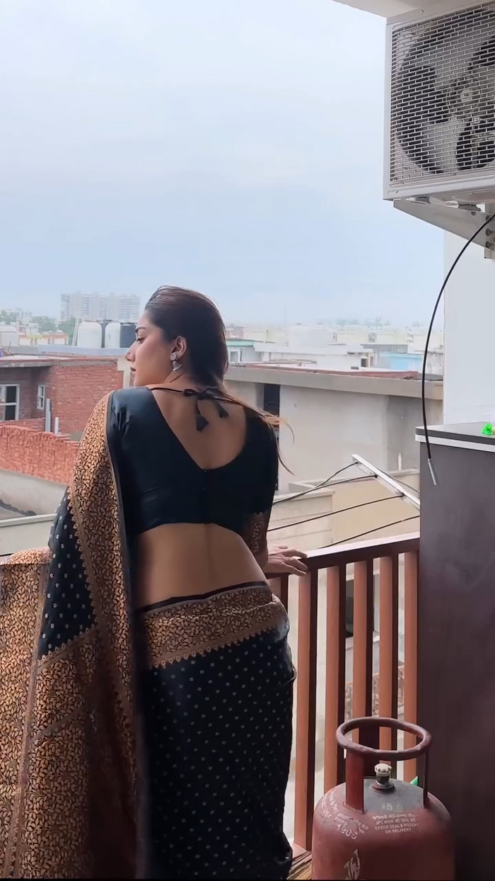 Onyx Black Jacquard Saree – Sophisticated Woven Style for Festive & Evening Wear
