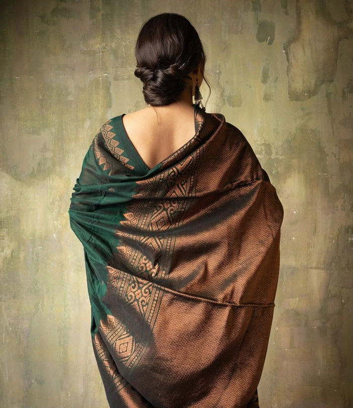 Elegant Green Jacquard Saree – Premium Festive & Traditional Wear for Women