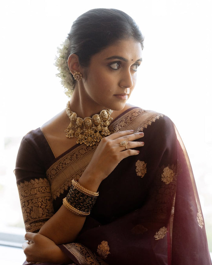 Elegant Maroon Jacquard Saree with Rich Woven Detailing