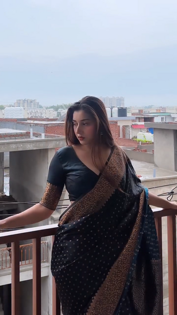 Onyx Black Jacquard Saree – Sophisticated Woven Style for Festive & Evening Wear