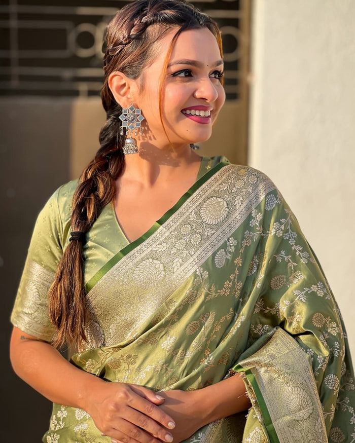 Elegant Pista Green Jacquard Saree – Lightweight Festive & Celebration Wear