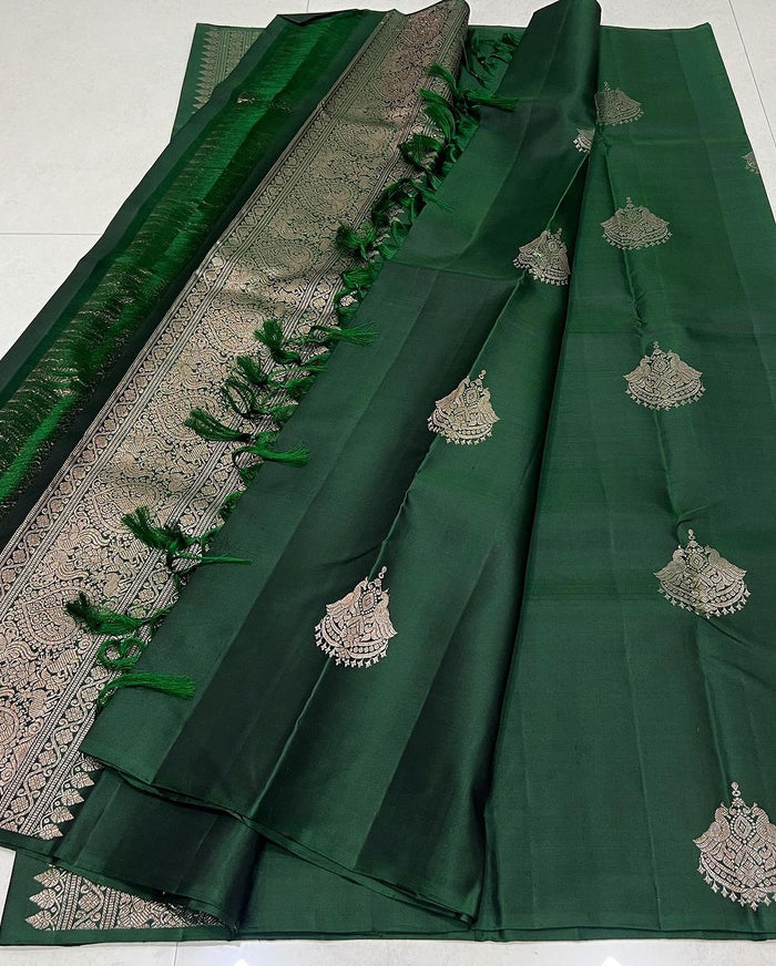 Graceful Mahendi Green Jacquard Saree – Elegant Traditional Indian Wear for Women