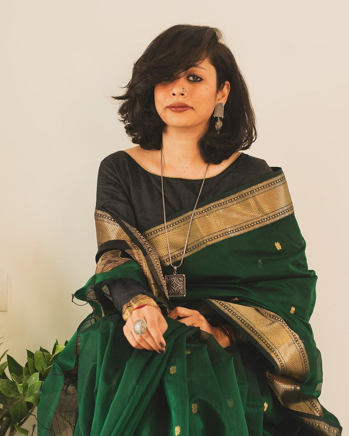 Graceful Green Jacquard Saree for Festivals, Weddings & Party Wear