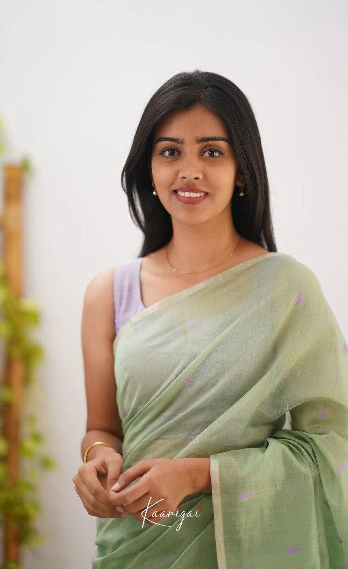 Pista Jacquard Saree – Elegant Woven Texture with Soft Pastel Charm
