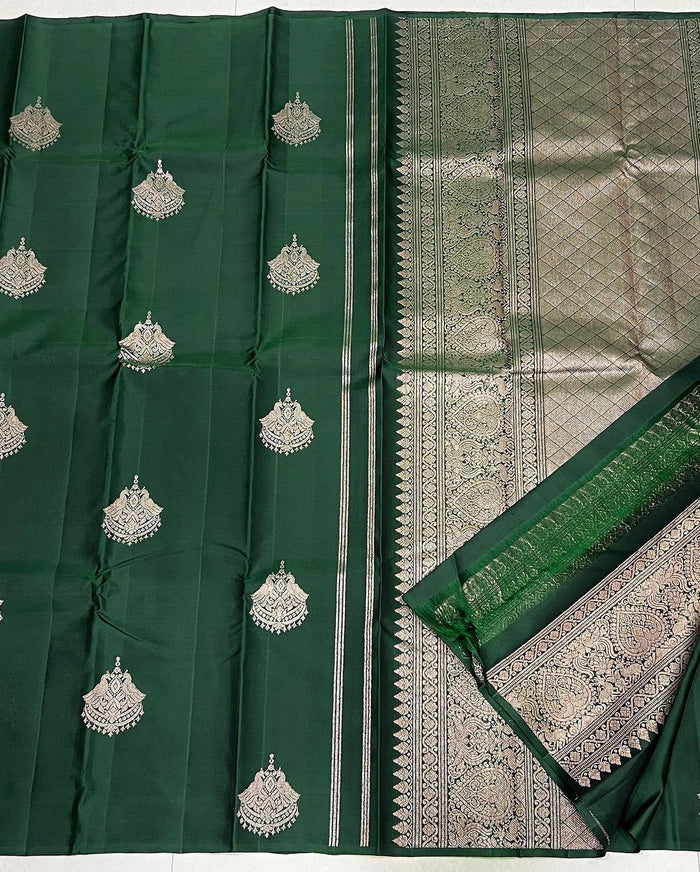 Graceful Mahendi Green Jacquard Saree – Elegant Traditional Indian Wear for Women