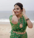 Vibrant Green Jacquard Saree – Luxurious Woven Design & Festive Elegance