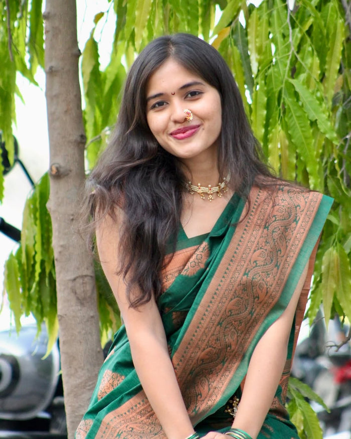 Elegant Dark Green Jacquard Saree for Festive & Traditional Wear