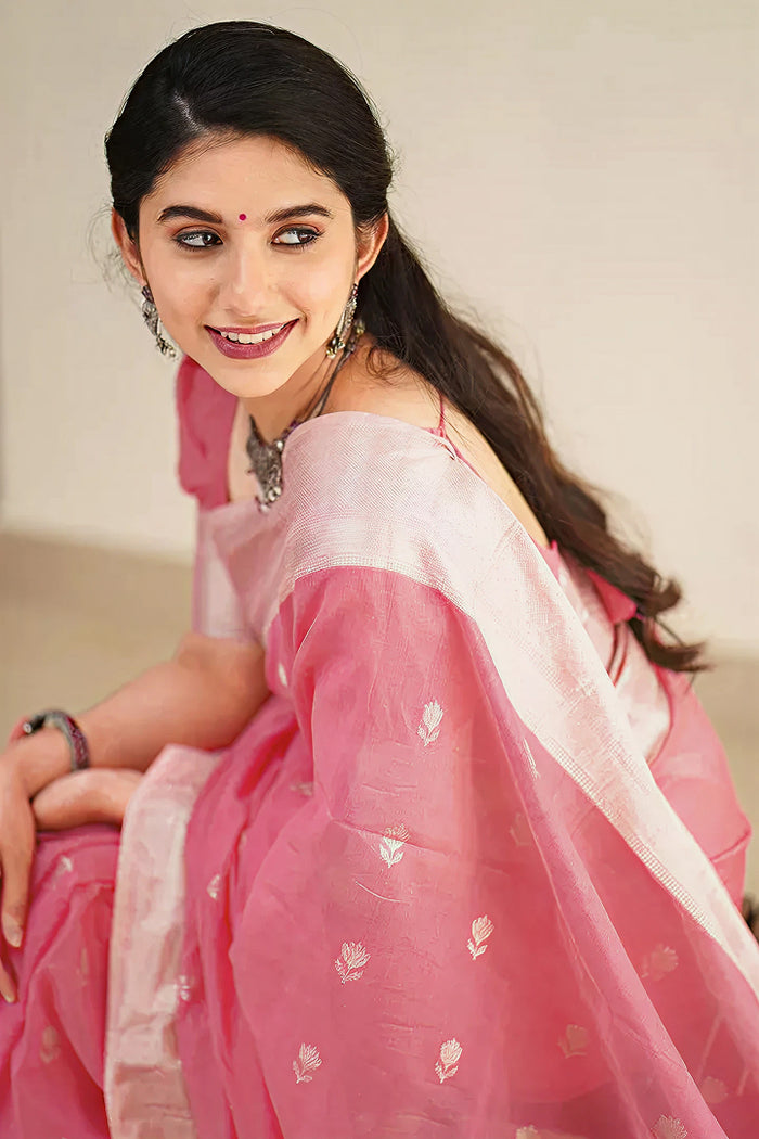 Charming Pink Jacquard Saree – Soft Woven Texture & Elegant Festive Appeal