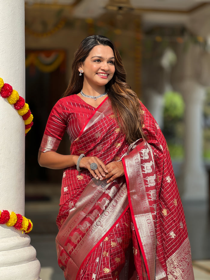 Red Jacquard Saree – Luxe Weave for Festive & Bridal Elegance