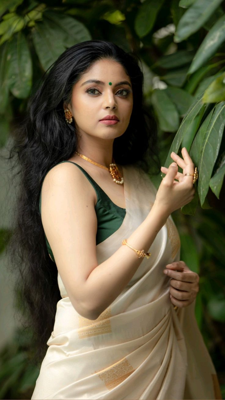 Vanilla Jacquard Saree