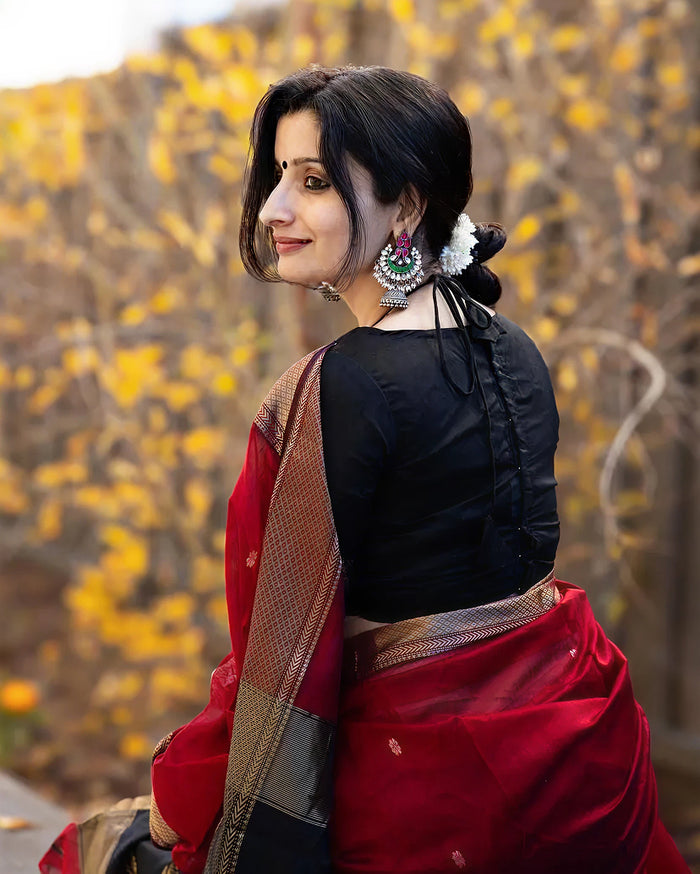 Red Jacquard Saree – Festive, Elegant & Premium Ethnic Wear