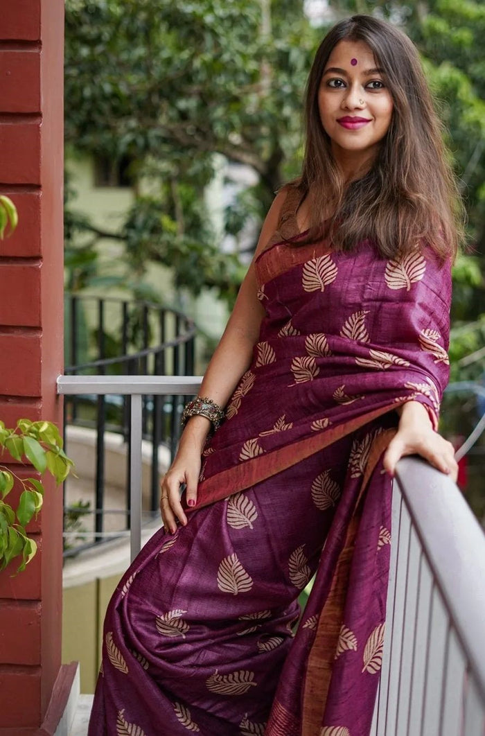 Royal Wine Jacquard Saree – Luxurious Weave for Festive & Elegant Occasions