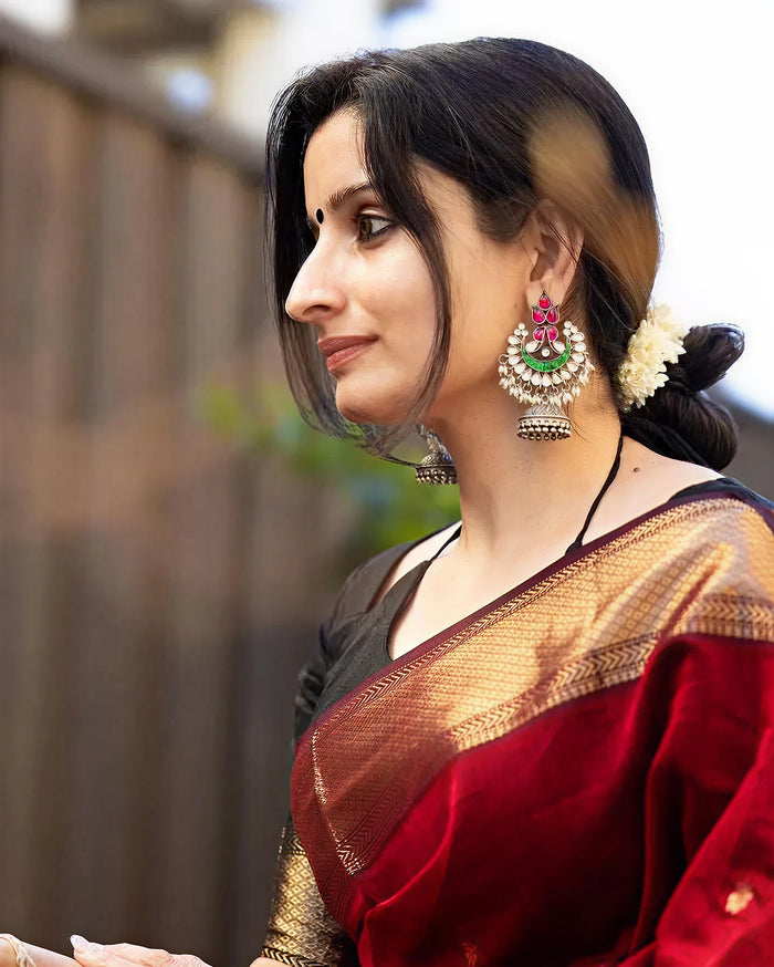 Red Jacquard Saree – Festive, Elegant & Premium Ethnic Wear