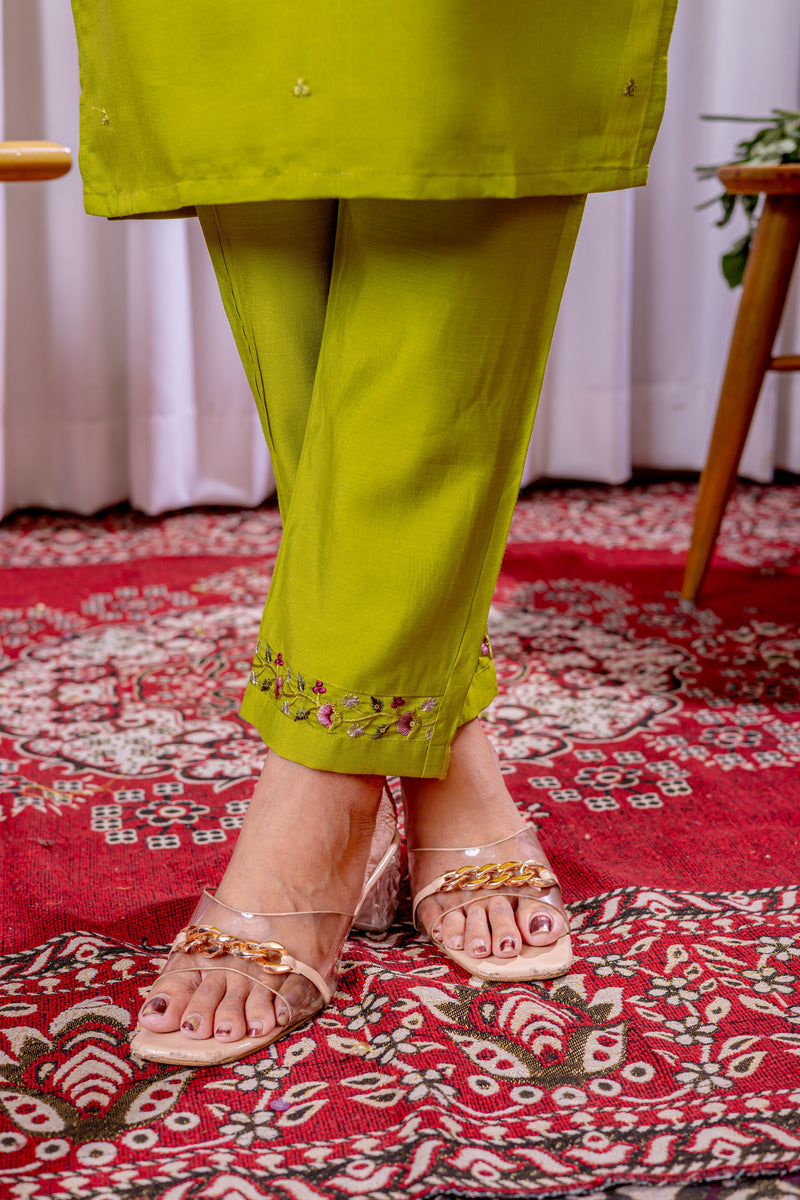 Elegant Parrot Green Viscose Silk Embroidered Kurta Set