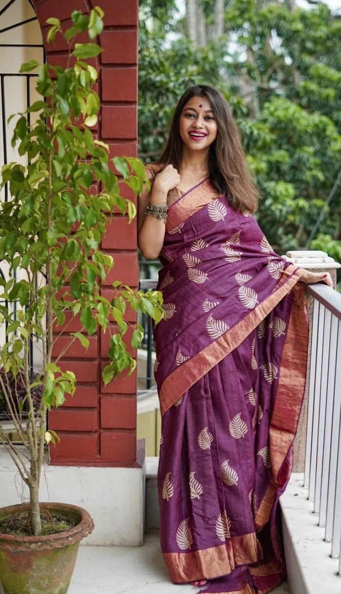 Royal Wine Jacquard Saree – Luxurious Weave for Festive & Elegant Occasions