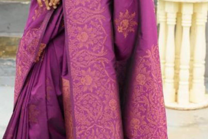 Luxury Dark Purple Jacquard Saree – Rich Weave & Timeless Elegance