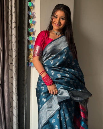 Blue Jacquard Saree – Timeless Elegance With Rich Woven Design