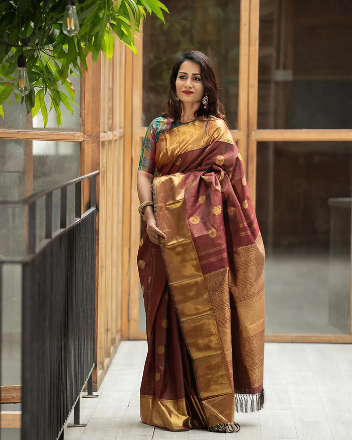 Brown Jacquard Saree – Sophisticated & Timeless Ethnic Wear