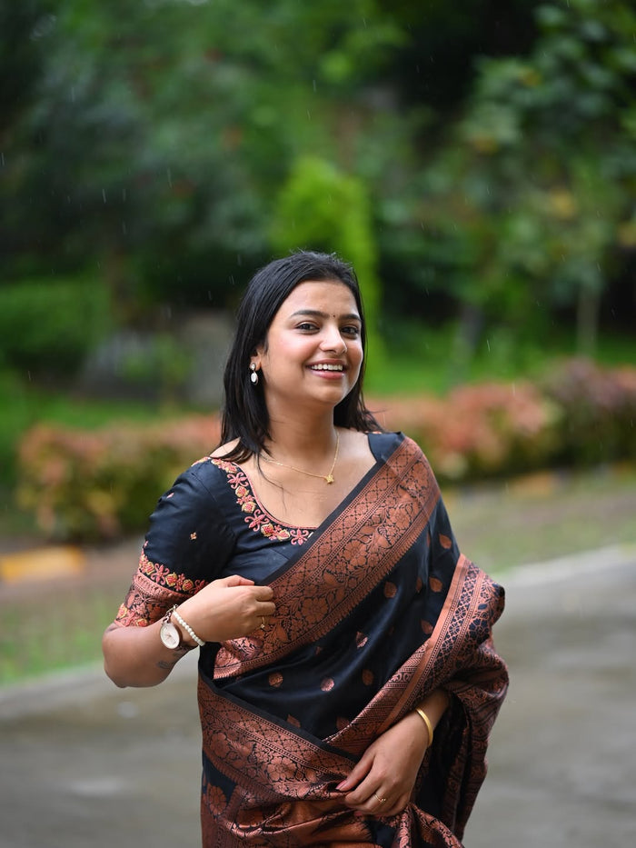Classic Black Jacquard Saree – Timeless Elegance with a Luxurious Weave