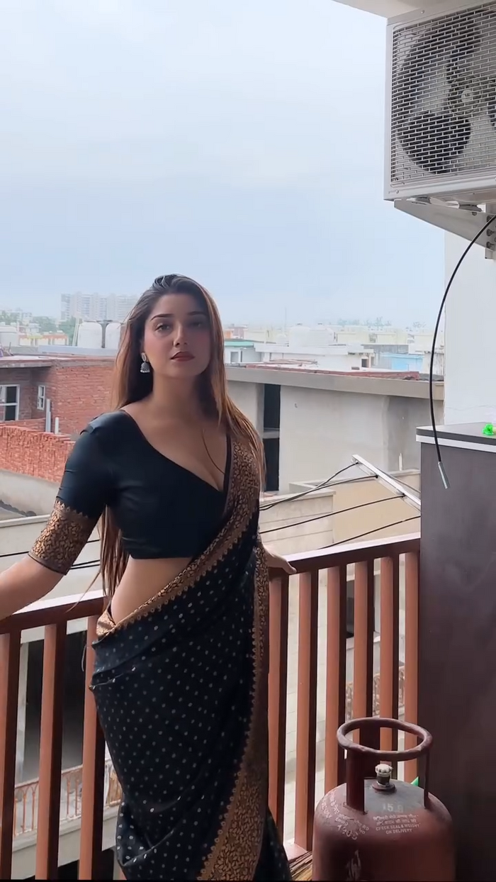 Onyx Black Jacquard Saree – Sophisticated Woven Style for Festive & Evening Wear