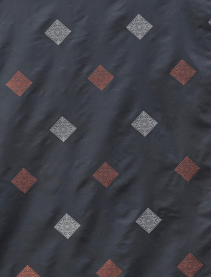 Grey Jacquard Saree – Elegant Woven Saree for Timeless Style