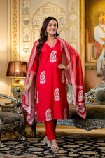 Elegant Red Printed Kurta Pant Set with Dupatta