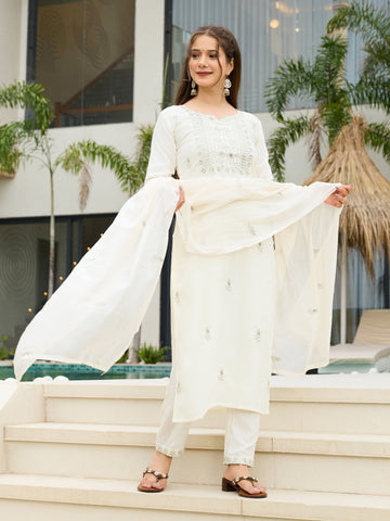 Elegant White Embroidered Kurta Set with Chiffon Dupatta