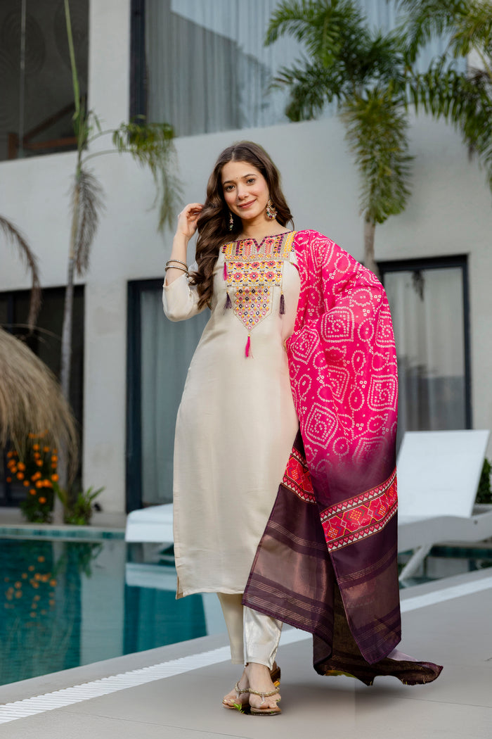 Pink Bandhani Dupatta With Kurta Set