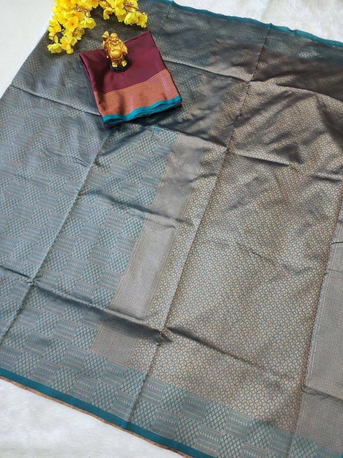Attractive Purple Soft Silk Saree With Pretty Blouse Piece