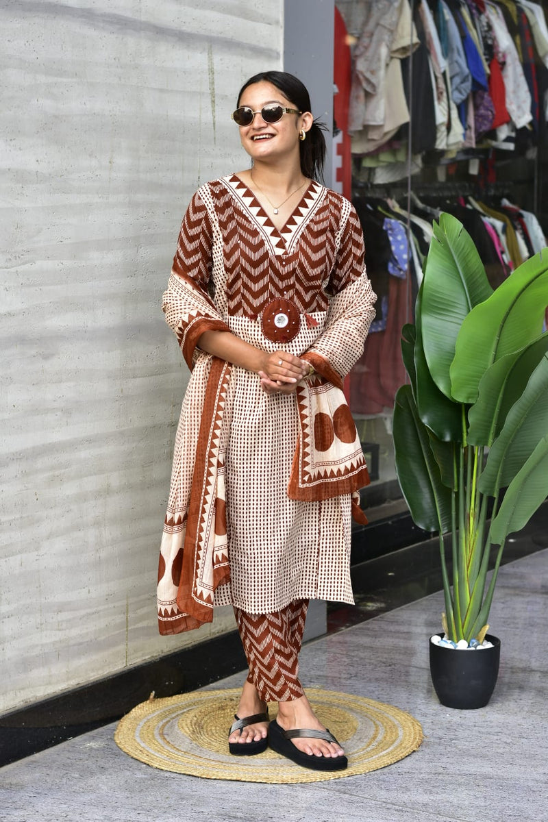 Zik Zek Premium Jaipur Saffron Cotton Kurti Pant Dupatta Set