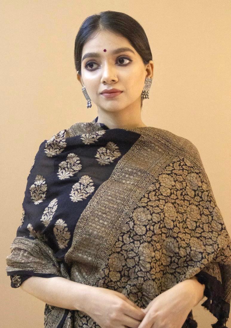 Beautiful and luscious, black Kanchipuram silk sarees - Ibis Fab