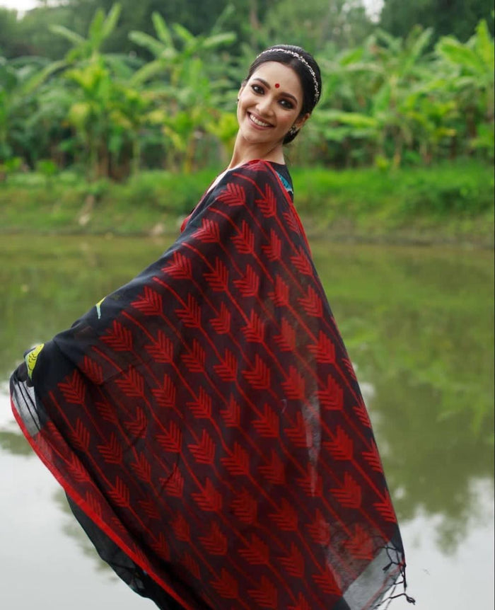 Black Bird Plain Linen Saree