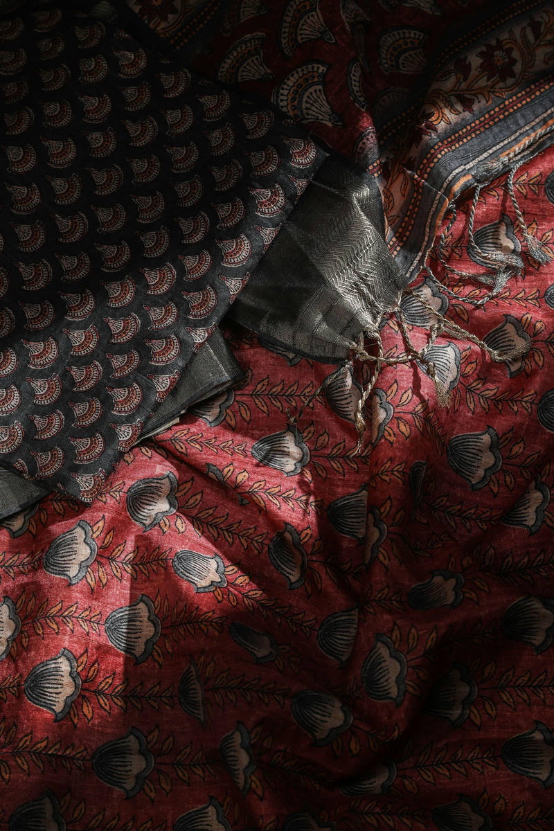 Captivating Red Colored Cotton Linen Designer Printed Saree - Ibis Fab