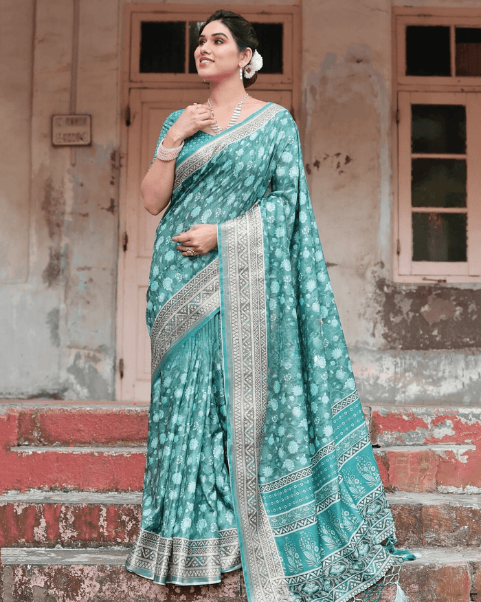 Delightful Rama Colored Jacquard Silk Saree
