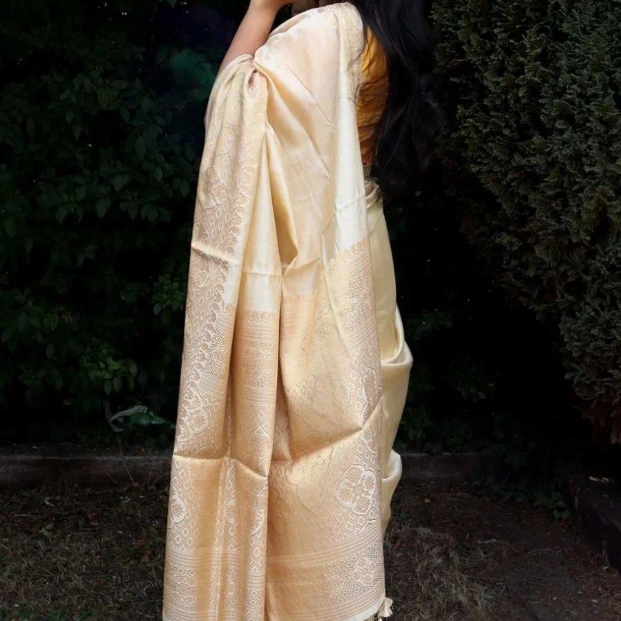 Hand loom Weaving Silk Saree - Ibis Fab