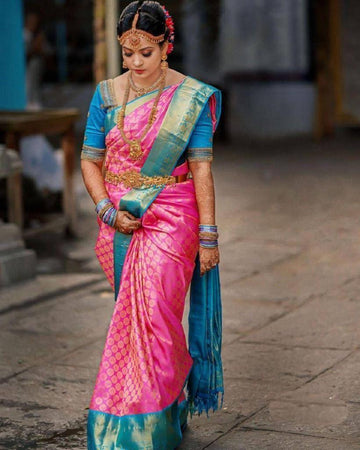 Kanjeevaram Saree with Contrast Border