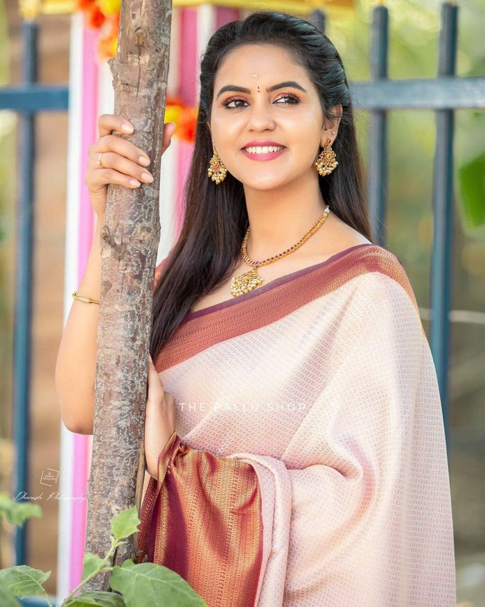 Off white jacquard weaving banarasi silk saree for wedding