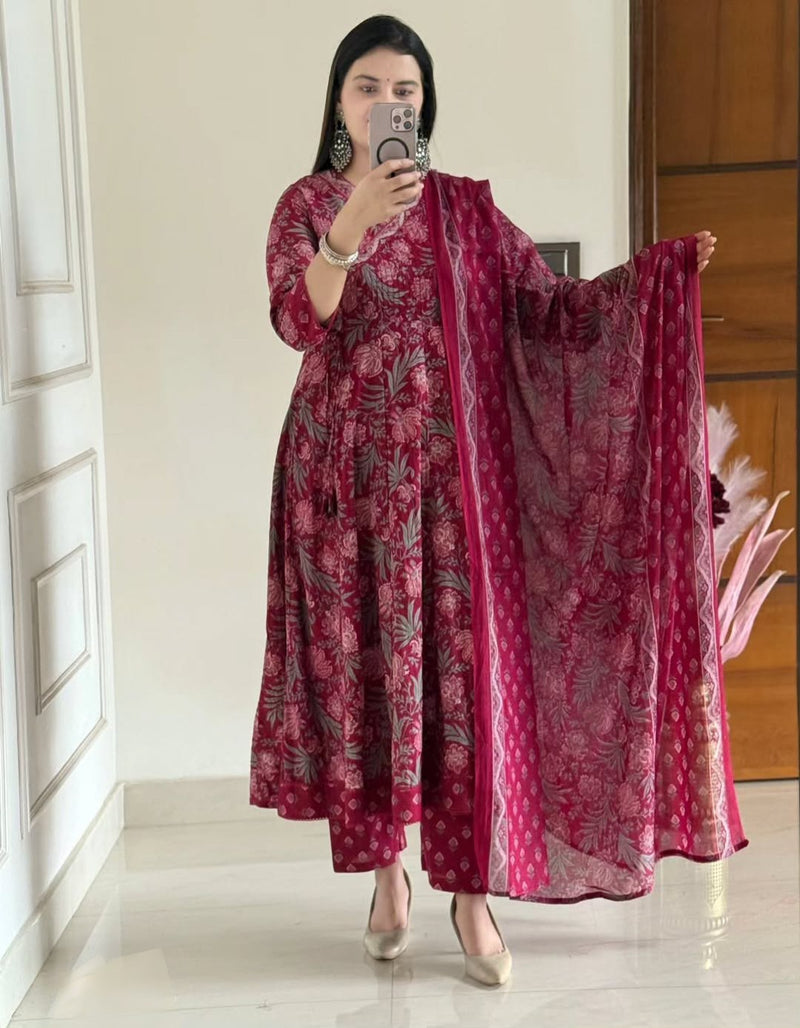 Pure Cotton Anarkali Suit Set with Graceful Silhouette