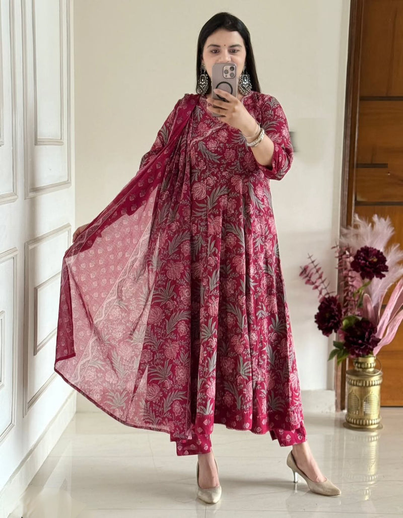 Pure Cotton Anarkali Suit Set with Graceful Silhouette