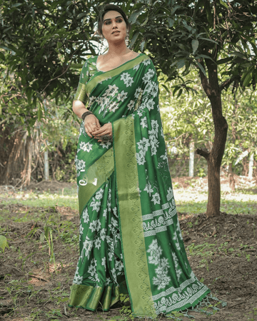 Sensational Green Colored Jacquard Silk Saree With Zari Border Blouse