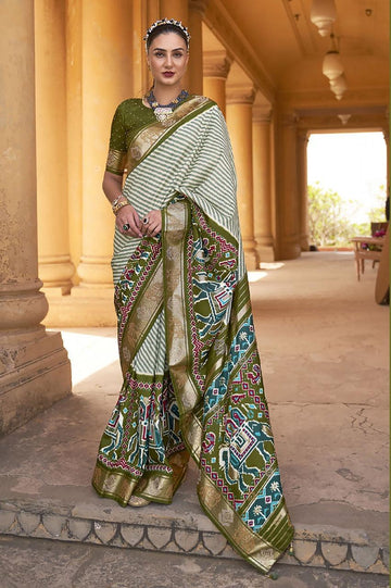 Adorable Silk Classy Green Color Saree, Shining Party Wear