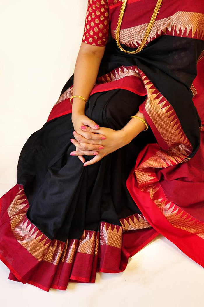 Black & Red Colored Soft Silk Printed Saree With Blouse
