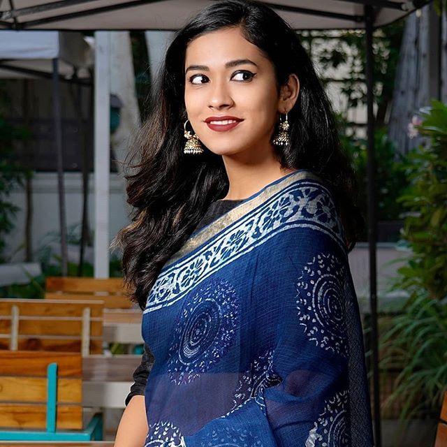 Fantastic Blue  Colored  Festive Printed  Pure Linen Saree