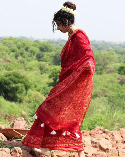 Pleasant Red Colored Festive Wear Printed Pure Linen Saree - Ibis Fab