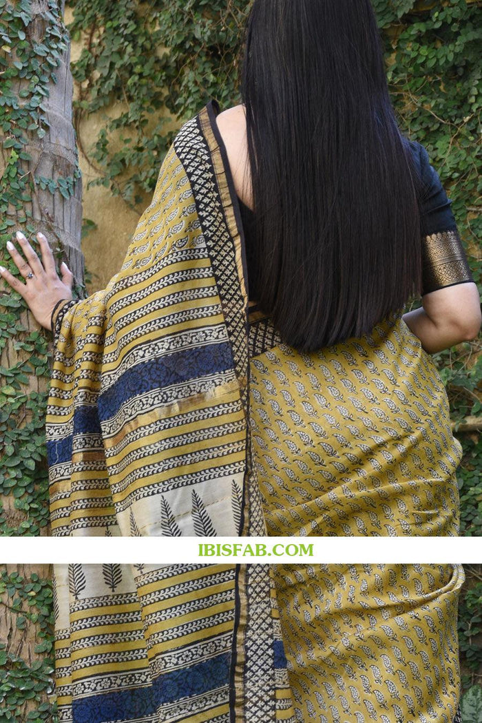 Prominent Green Colored Festive Wear Printed Pure Linen Saree