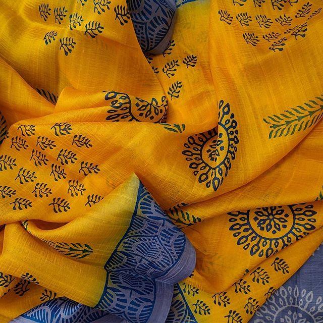 Trendy Yellow Colored  Festive Printed  Pure Linen Saree